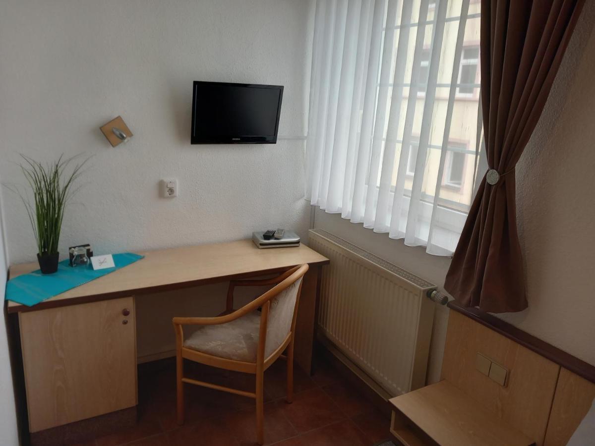 Hotel Eintracht Митвайда Екстериор снимка