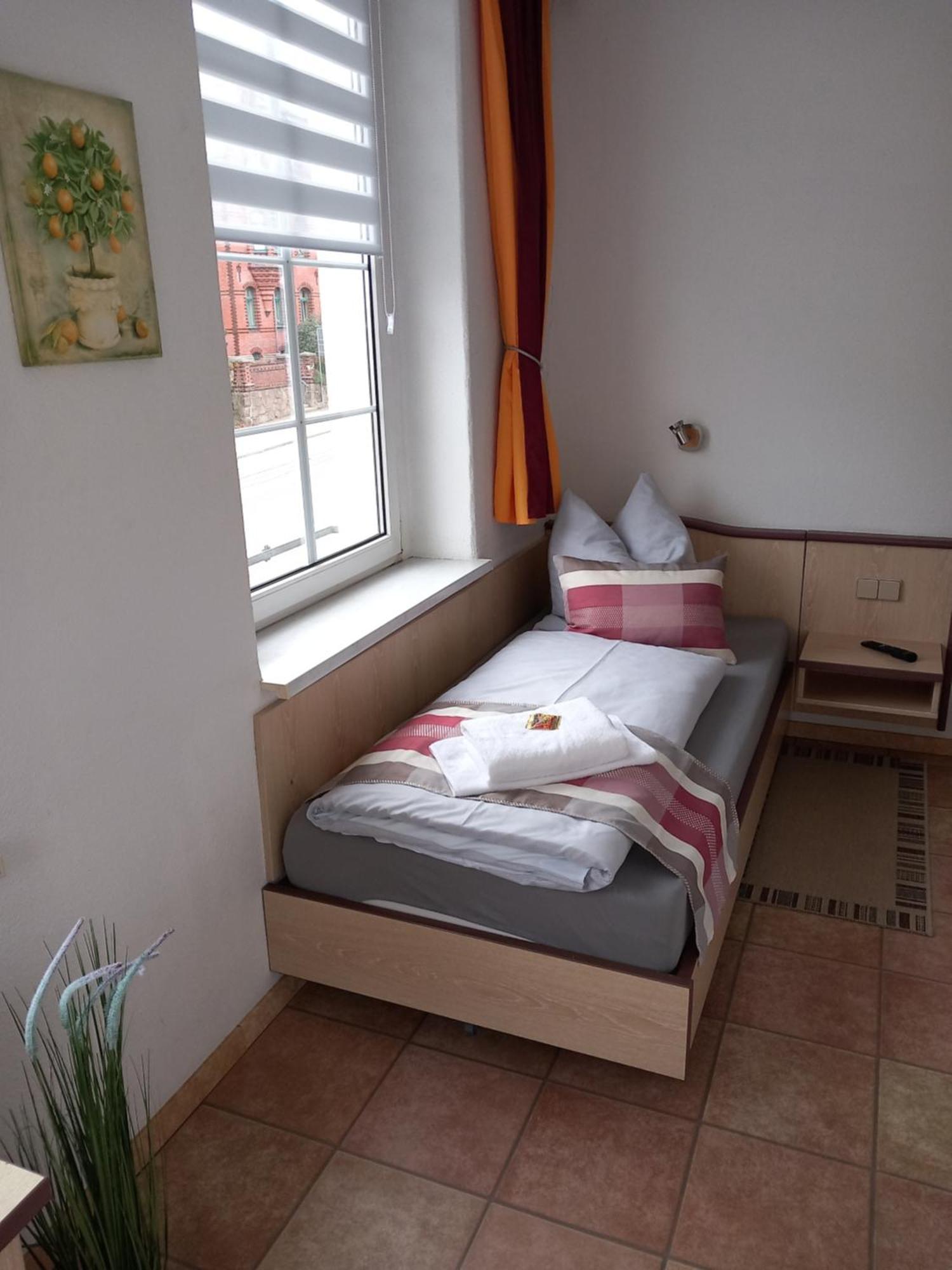 Hotel Eintracht Митвайда Екстериор снимка