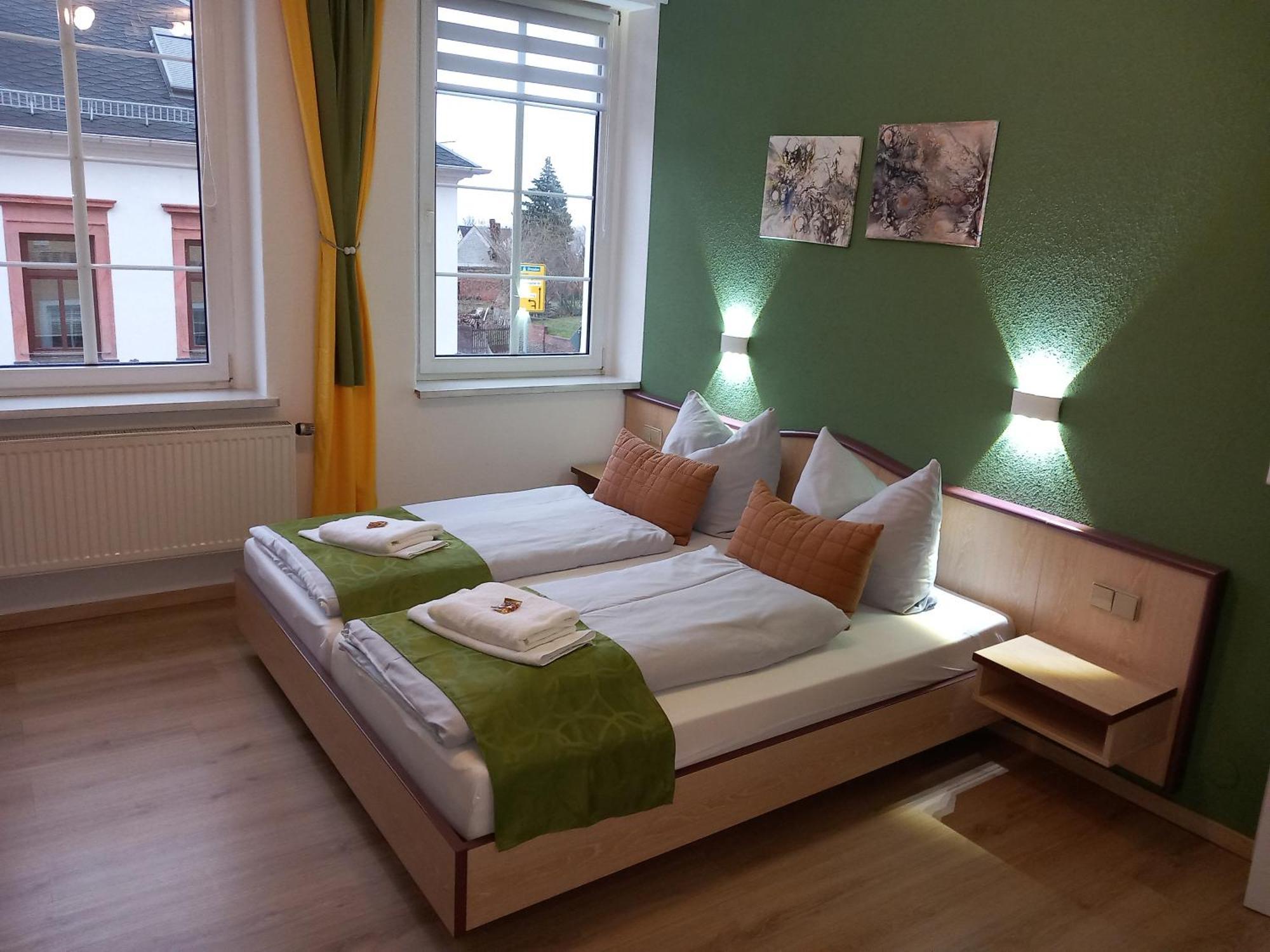 Hotel Eintracht Митвайда Екстериор снимка