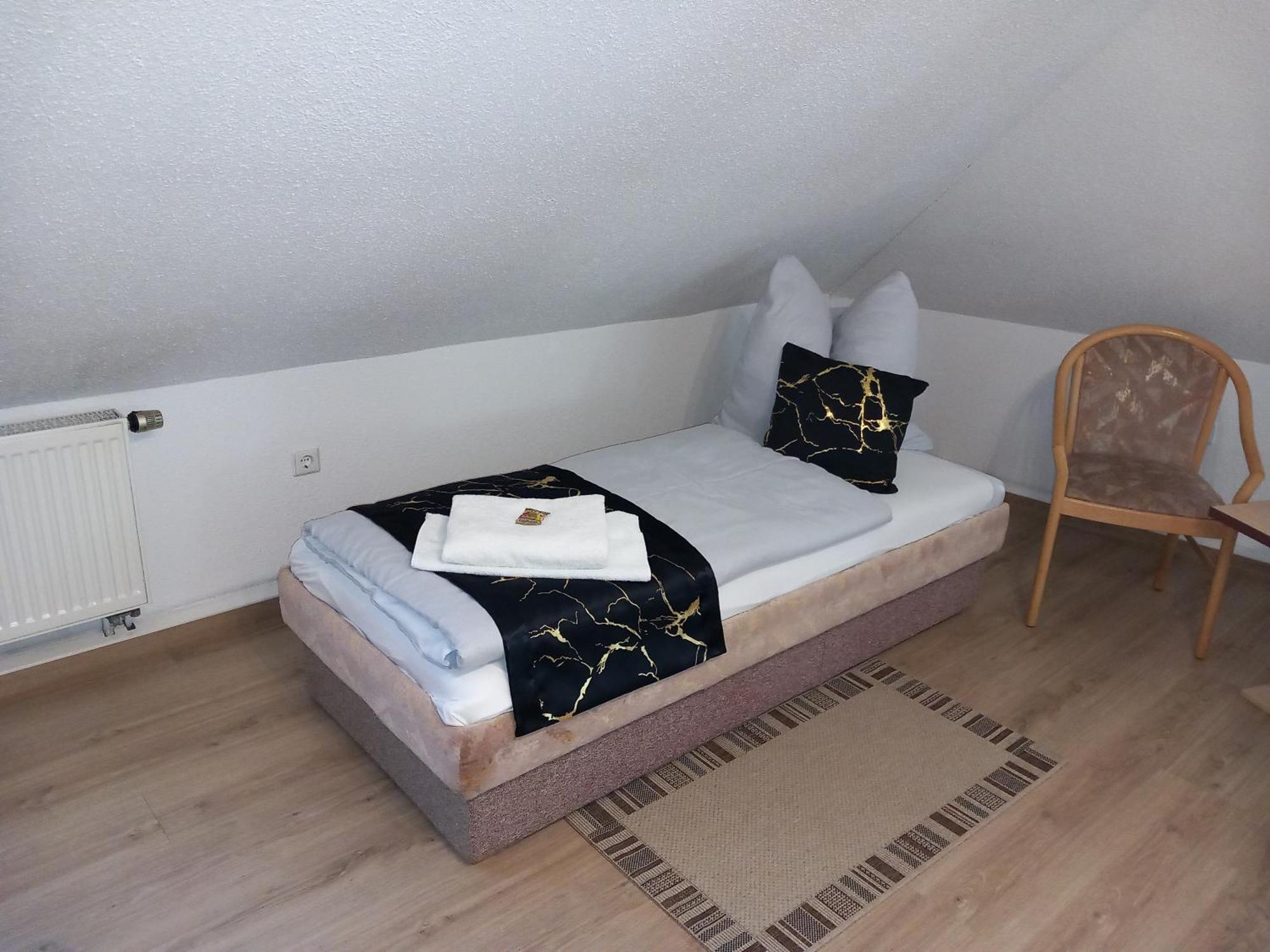 Hotel Eintracht Митвайда Екстериор снимка