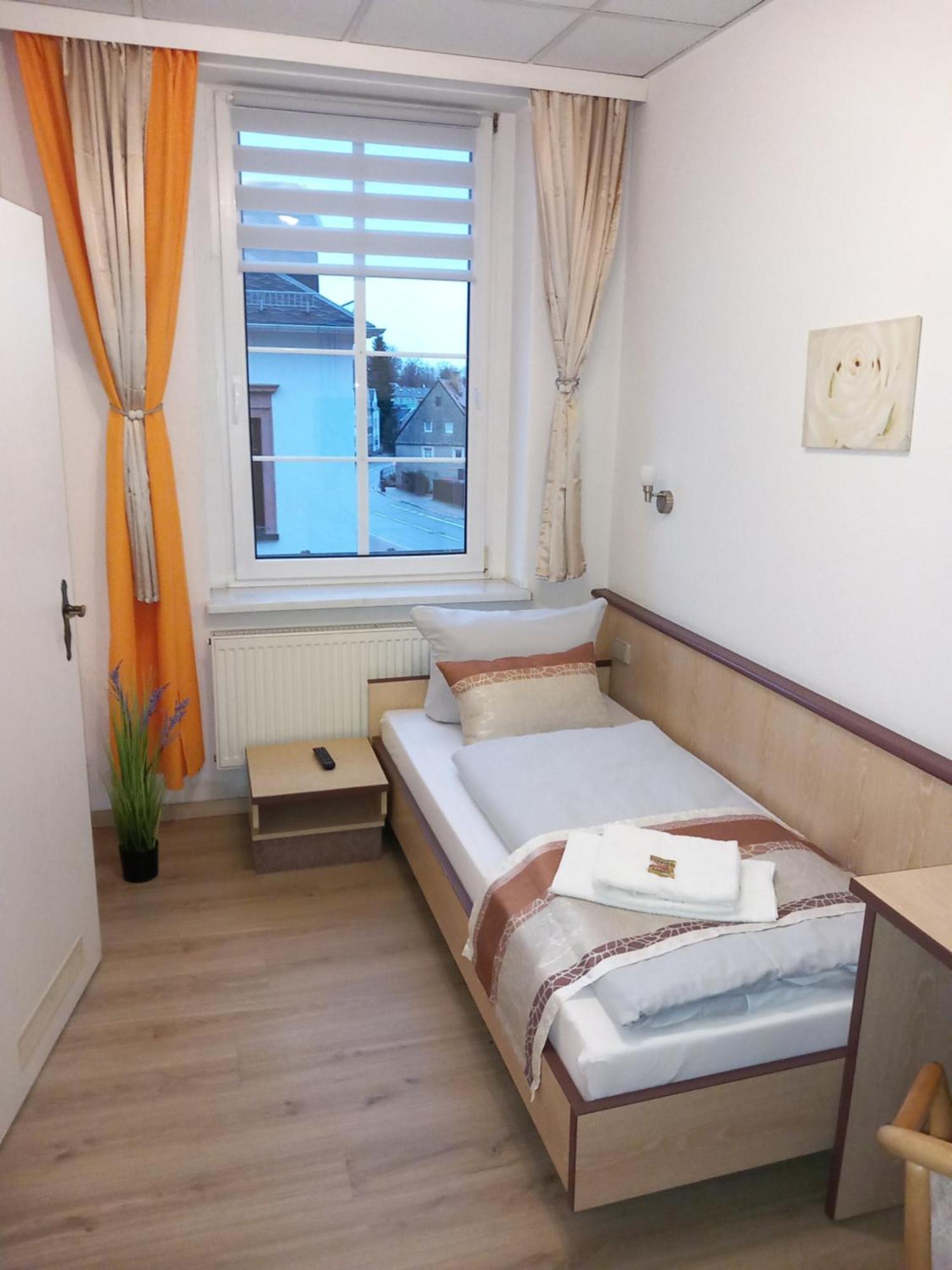 Hotel Eintracht Митвайда Екстериор снимка